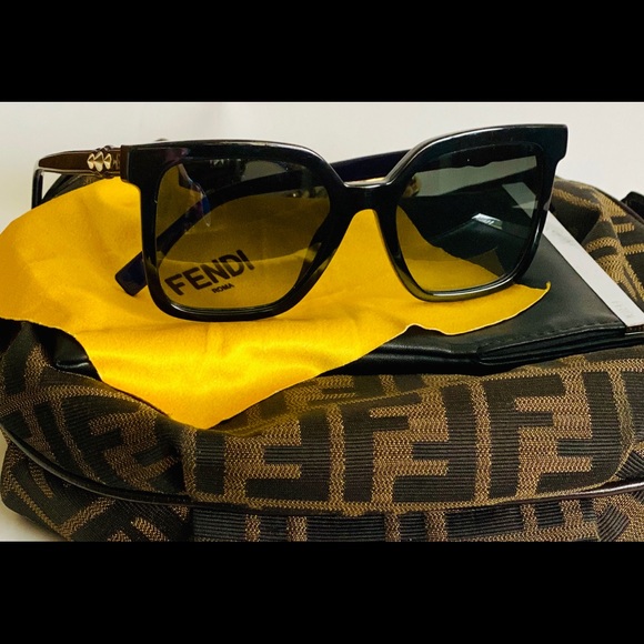 Fendi sunglasses - Picture 1 of 5